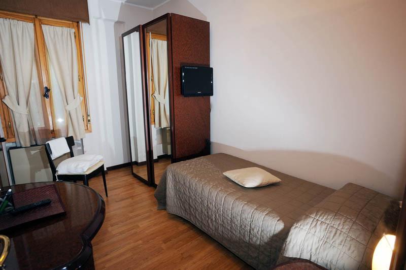 Drake Hotel Maranello Room photo